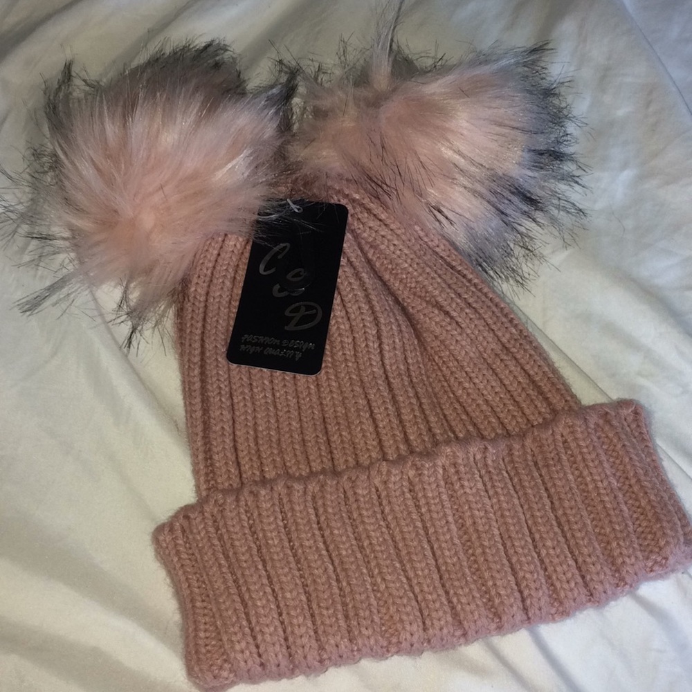 Pom Pom winter hat